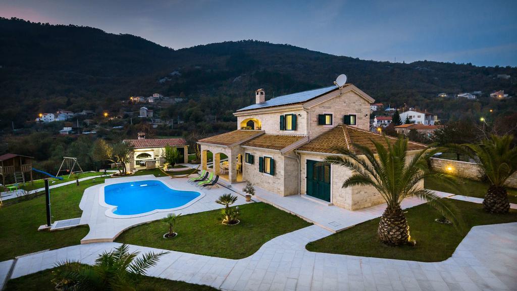 Villa Stonegate Estate - Bonus, Dvije Vile Jedna Cijena! 奥帕提亚 外观 照片