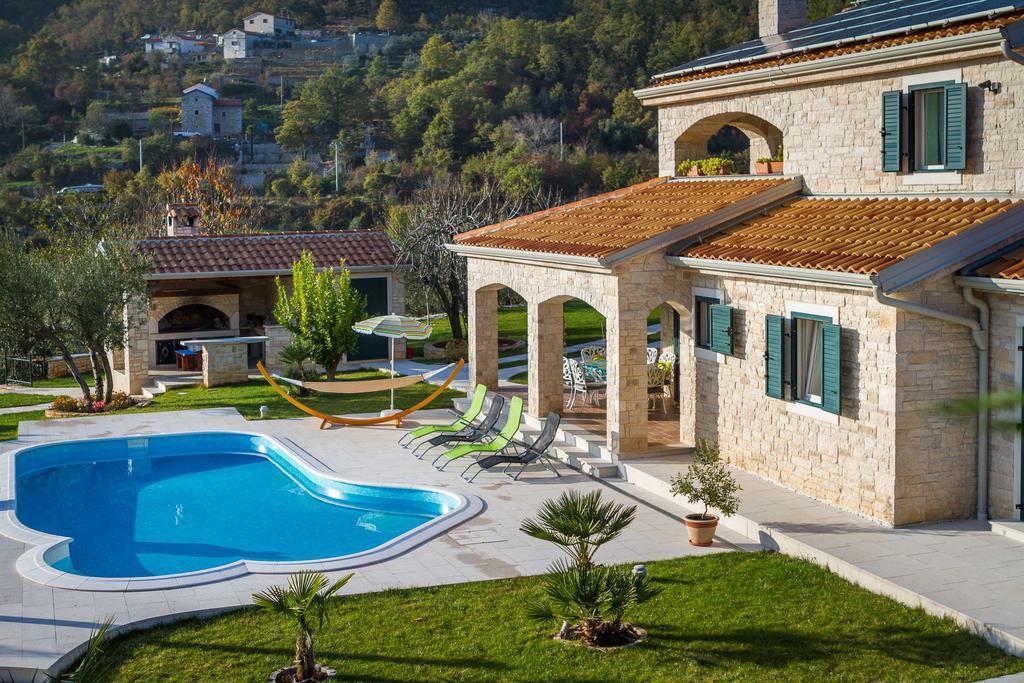 Villa Stonegate Estate - Bonus, Dvije Vile Jedna Cijena! 奥帕提亚 外观 照片